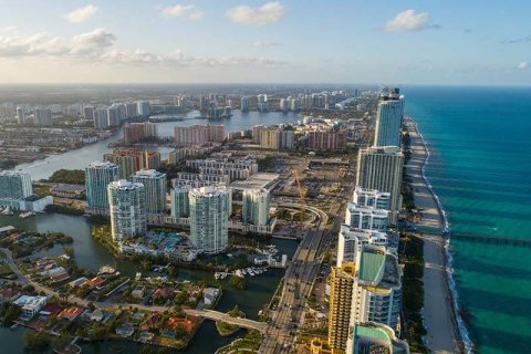 В августе продажи недвижимости в Южной Флориде упали более чем на 20%