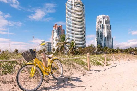 Майами по-прежнему привлекает экспатов при большом количестве покидающих город