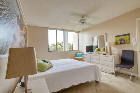 Купить кондоминиум в Лейк-Уорт, Флорида 2 спальни, 93.37м2, № 1003762 - фото 3