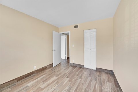 Copropriété à vendre à Fort Lauderdale, Floride: 2 chambres, 92.9 m2 № 1080450 - photo 21