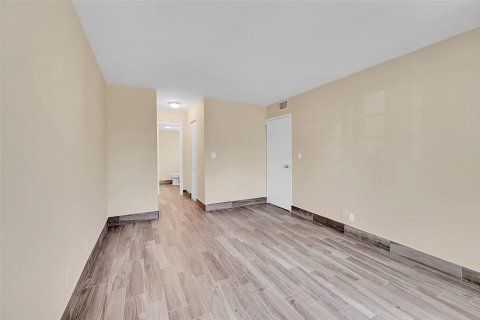 Copropriété à vendre à Fort Lauderdale, Floride: 2 chambres, 92.9 m2 № 1080450 - photo 27