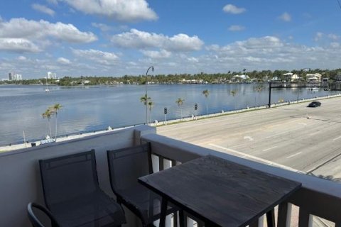 Copropriété à vendre à Hollywood, Floride: 3 chambres, 153.38 m2 № 1080451 - photo 30