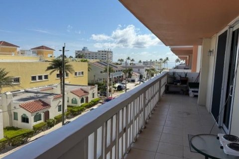 Copropriété à vendre à Hollywood, Floride: 3 chambres, 153.38 m2 № 1080451 - photo 29