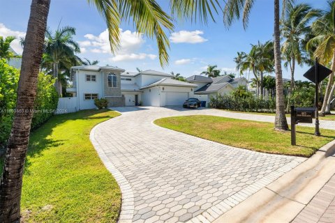 Villa ou maison à vendre à Golden Beach, Floride: 5 chambres, 341.32 m2 № 1223888 - photo 2