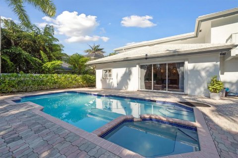 Casa en venta en Golden Beach, Florida, 5 dormitorios, 341.32 m2 № 1223888 - foto 14