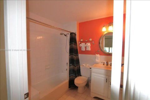 Copropriété à vendre à Miami Beach, Floride: 2 chambres, 106.84 m2 № 1223840 - photo 12