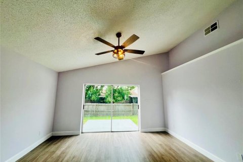 House in Kissimmee, Florida 5 bedrooms, 131.27 sq.m. № 1303535 - photo 13