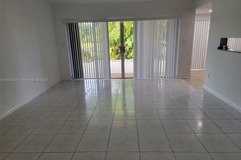 Townhouse in Miami, Florida 3 bedrooms, 117.61 sq.m. № 1329982 - photo 6