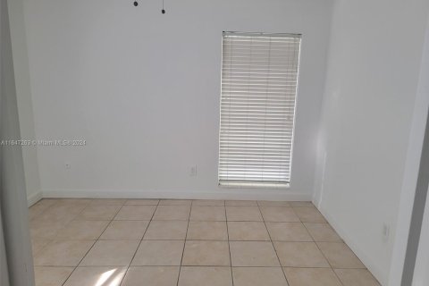 Townhouse in Miami, Florida 3 bedrooms, 117.61 sq.m. № 1329982 - photo 9