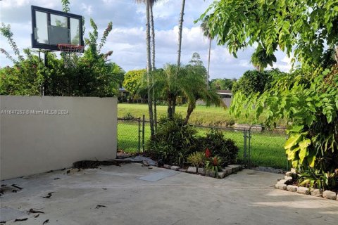 Townhouse in Miami, Florida 3 bedrooms, 117.61 sq.m. № 1329982 - photo 14