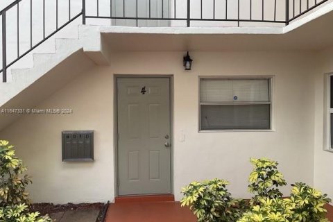 Condo in Coral Springs, Florida, 2 bedrooms  № 1330029 - photo 18