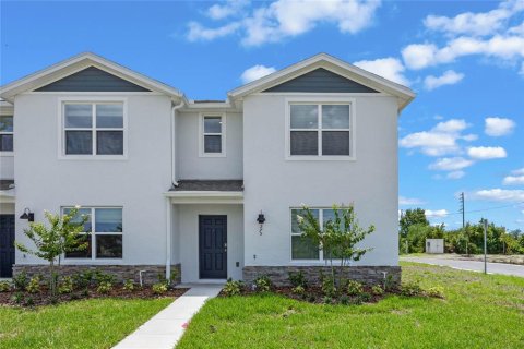 Townhouse in Saint Cloud, Florida 3 bedrooms, 138.24 sq.m. № 1295803 - photo 1