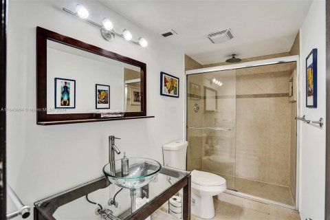 Condo in Sunny Isles Beach, Florida, 2 bedrooms  № 1325721 - photo 22