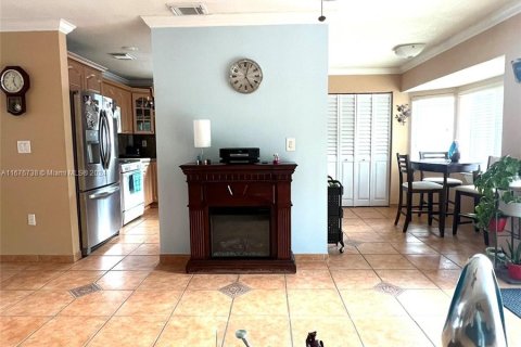 Casa en venta en Hialeah, Florida, 4 dormitorios, 200.3 m2 № 1401688 - foto 19