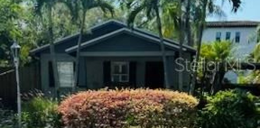 House in Tampa, Florida 2 bedrooms, 83.61 sq.m. № 1133619