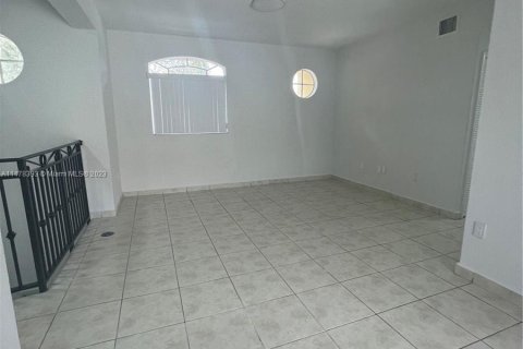 Townhouse in Hialeah, Florida 3 bedrooms, 123.37 sq.m. № 809910 - photo 4
