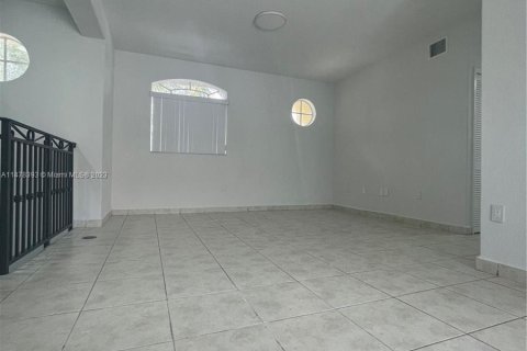 Adosado en venta en Hialeah, Florida, 3 dormitorios, 123.37 m2 № 809910 - foto 6