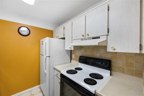 Condominio en venta en Largo, Florida, 1 dormitorio, 59.46 m2 № 1416921 - foto 15