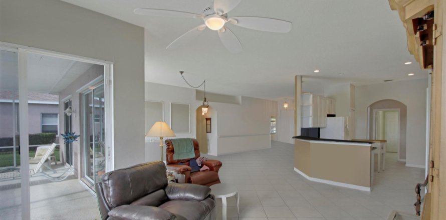 House in Jensen Beach, Florida 4 bedrooms, 220.83 sq.m. № 1104393