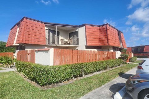 Touwnhouse à vendre à West Palm Beach, Floride: 2 chambres, 113.15 m2 № 1104397 - photo 1