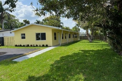 Commercial property in Fort Lauderdale, Florida 155.15 sq.m. № 1185265 - photo 18