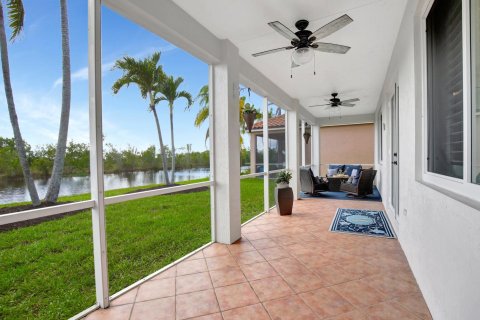 House in Weston, Florida 4 bedrooms, 248.23 sq.m. № 1231250 - photo 7