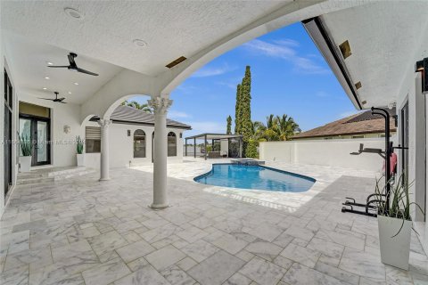 House in Miramar, Florida 7 bedrooms, 368.45 sq.m. № 1379009 - photo 6