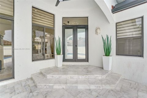 Villa ou maison à vendre à Miramar, Floride: 7 chambres, 368.45 m2 № 1379009 - photo 12