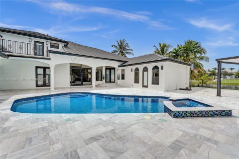 Villa ou maison à vendre à Miramar, Floride: 7 chambres, 368.45 m2 № 1379009 - photo 4