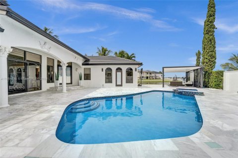 Villa ou maison à vendre à Miramar, Floride: 7 chambres, 368.45 m2 № 1379009 - photo 5