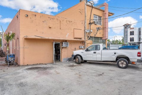 Commercial property in Miami, Florida № 936273 - photo 17