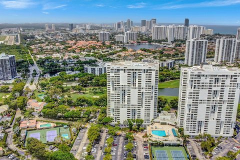 Condo in Aventura, Florida, 2 bedrooms  № 1182680 - photo 9