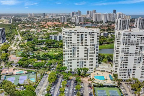 Condo in Aventura, Florida, 2 bedrooms  № 1182680 - photo 10