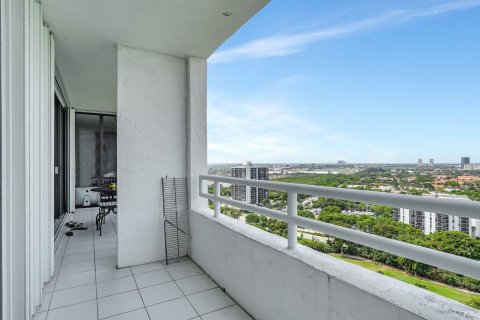 Condo in Aventura, Florida, 2 bedrooms  № 1182680 - photo 15