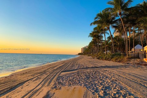 Villa ou maison à vendre à Key Biscayne, Floride: 4 chambres, 238.39 m2 № 1318932 - photo 22