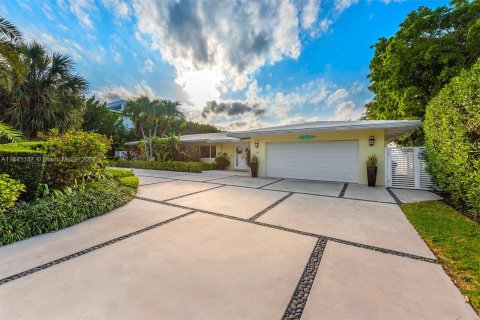 Casa en venta en Key Biscayne, Florida, 4 dormitorios, 238.39 m2 № 1318932 - foto 3