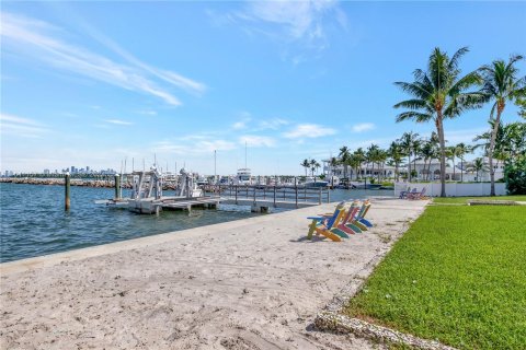 Villa ou maison à vendre à Key Biscayne, Floride: 4 chambres, 238.39 m2 № 1318932 - photo 25