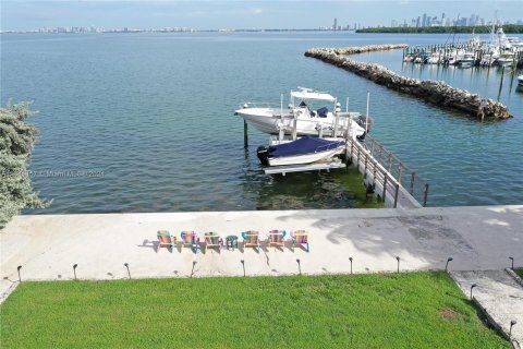 Villa ou maison à vendre à Key Biscayne, Floride: 4 chambres, 238.39 m2 № 1318932 - photo 4