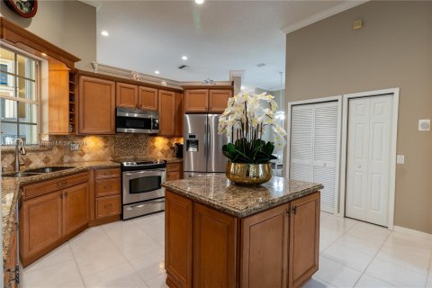 House in Weston, Florida 5 bedrooms, 249.81 sq.m. № 1309448 - photo 11