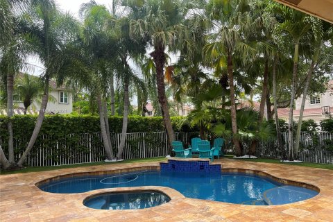 House in Weston, Florida 5 bedrooms, 249.81 sq.m. № 1309448 - photo 1