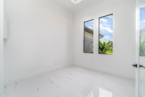 Casa en venta en Cape Coral, Florida, 4 dormitorios, 208.01 m2 № 1295650 - foto 19