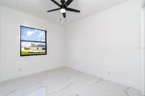 House in Cape Coral, Florida 4 bedrooms, 208.01 sq.m. № 1295650 - photo 2