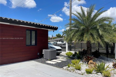 Casa en venta en Miami, Florida, 3 dormitorios, 141.86 m2 № 1441555 - foto 10