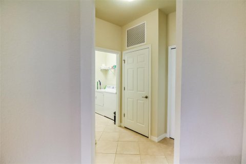 Villa ou maison à louer à Bradenton, Floride: 2 chambres, 143.16 m2 № 914745 - photo 6