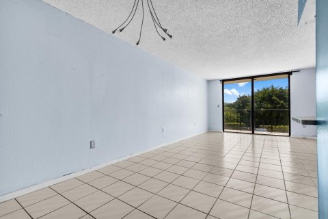 Condo in Miami, Florida, 2 bedrooms  № 1104693 - photo 15