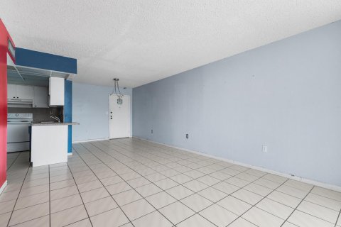 Condo in Miami, Florida, 2 bedrooms  № 1104693 - photo 17