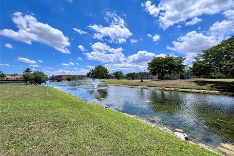 Copropriété à vendre à Sunrise, Floride: 2 chambres, 78.97 m2 № 1185151 - photo 22