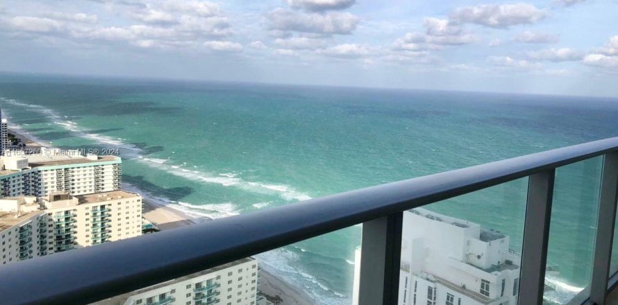 Condo à Hollywood, Floride, 1 chambre  № 1358525