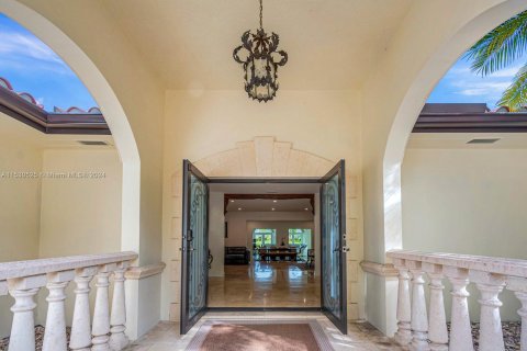 Villa ou maison à vendre à Coral Gables, Floride: 5 chambres, 360.83 m2 № 1008955 - photo 17