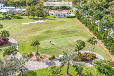 Villa ou maison à vendre à Coral Gables, Floride: 5 chambres, 360.83 m2 № 1008955 - photo 10